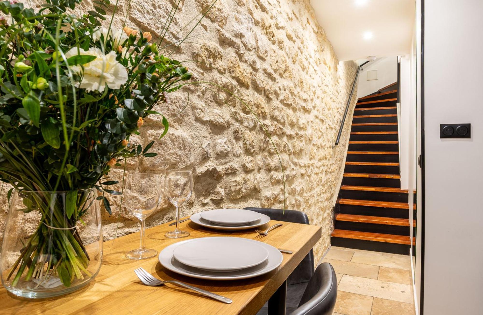 Ac & Duplex Close To Eiffel Tower - 20 Min Away * Parijs