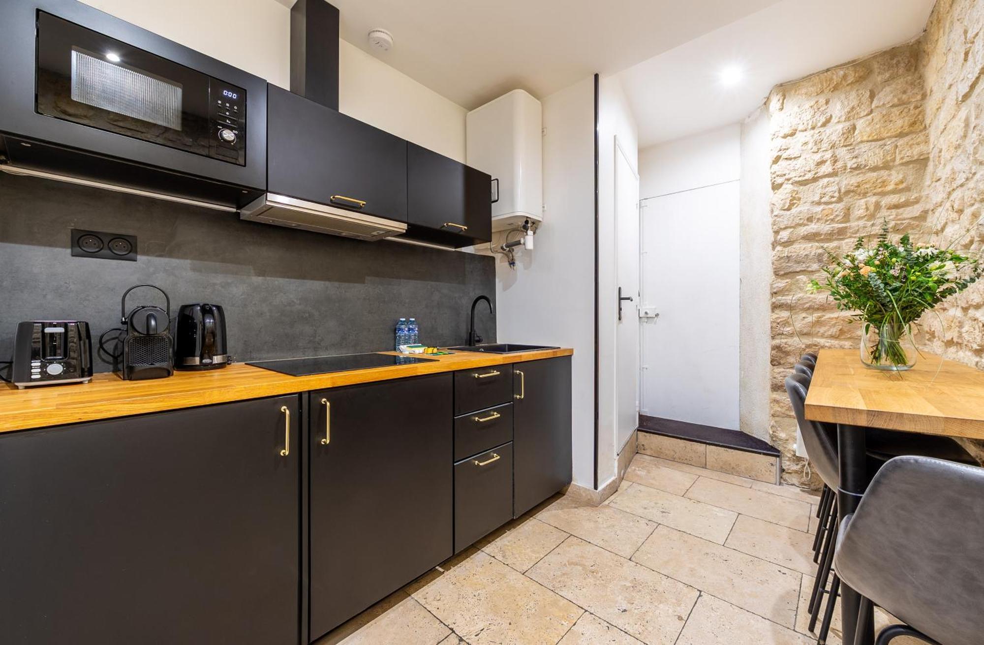 Ac & Duplex Close To Eiffel Tower - 20 Min Away Appartement Parijs