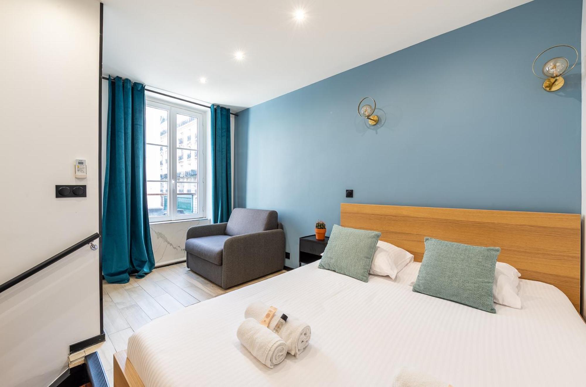 Ac & Duplex Close To Eiffel Tower - 20 Min Away Appartement *